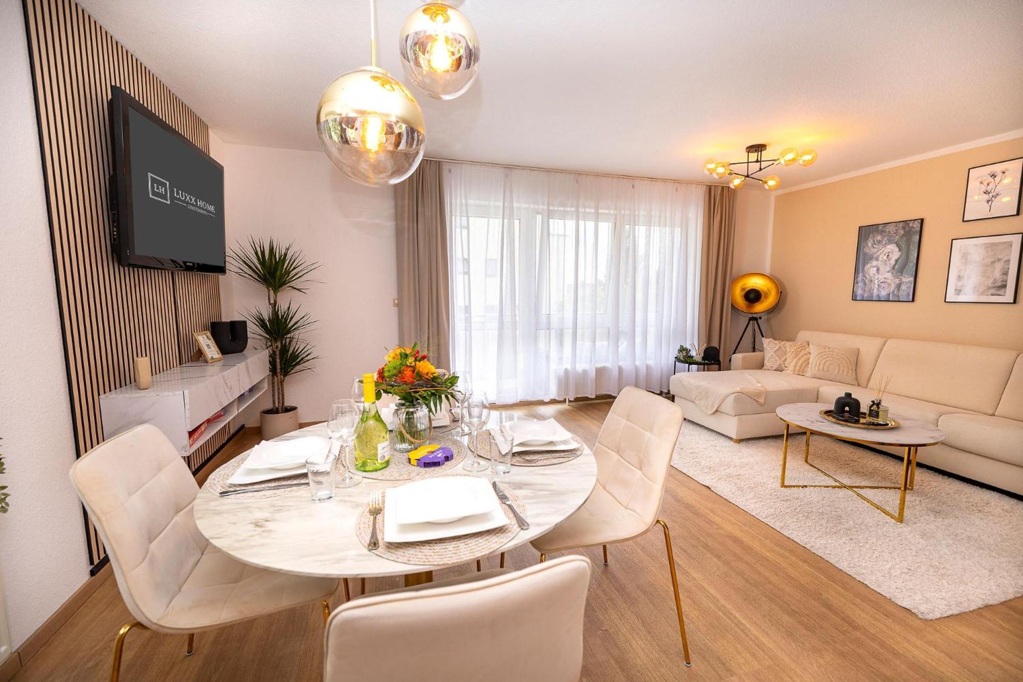 Luxx Home Bc, Zentral - Fuer 4 Personen - Balkon - Parken - Voll Ausgestattete Kueche Biberach an der Riß Eksteriør bilde