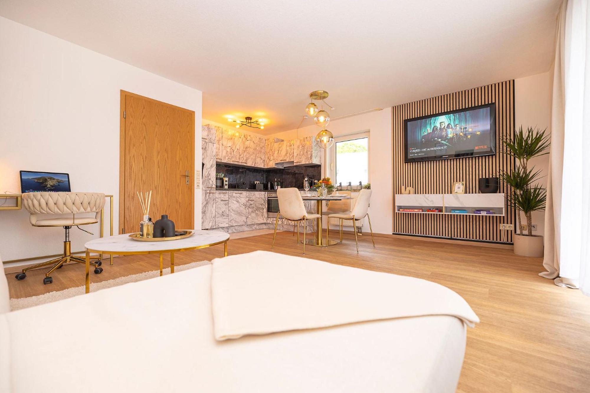 Luxx Home Bc, Zentral - Fuer 4 Personen - Balkon - Parken - Voll Ausgestattete Kueche Biberach an der Riß Eksteriør bilde