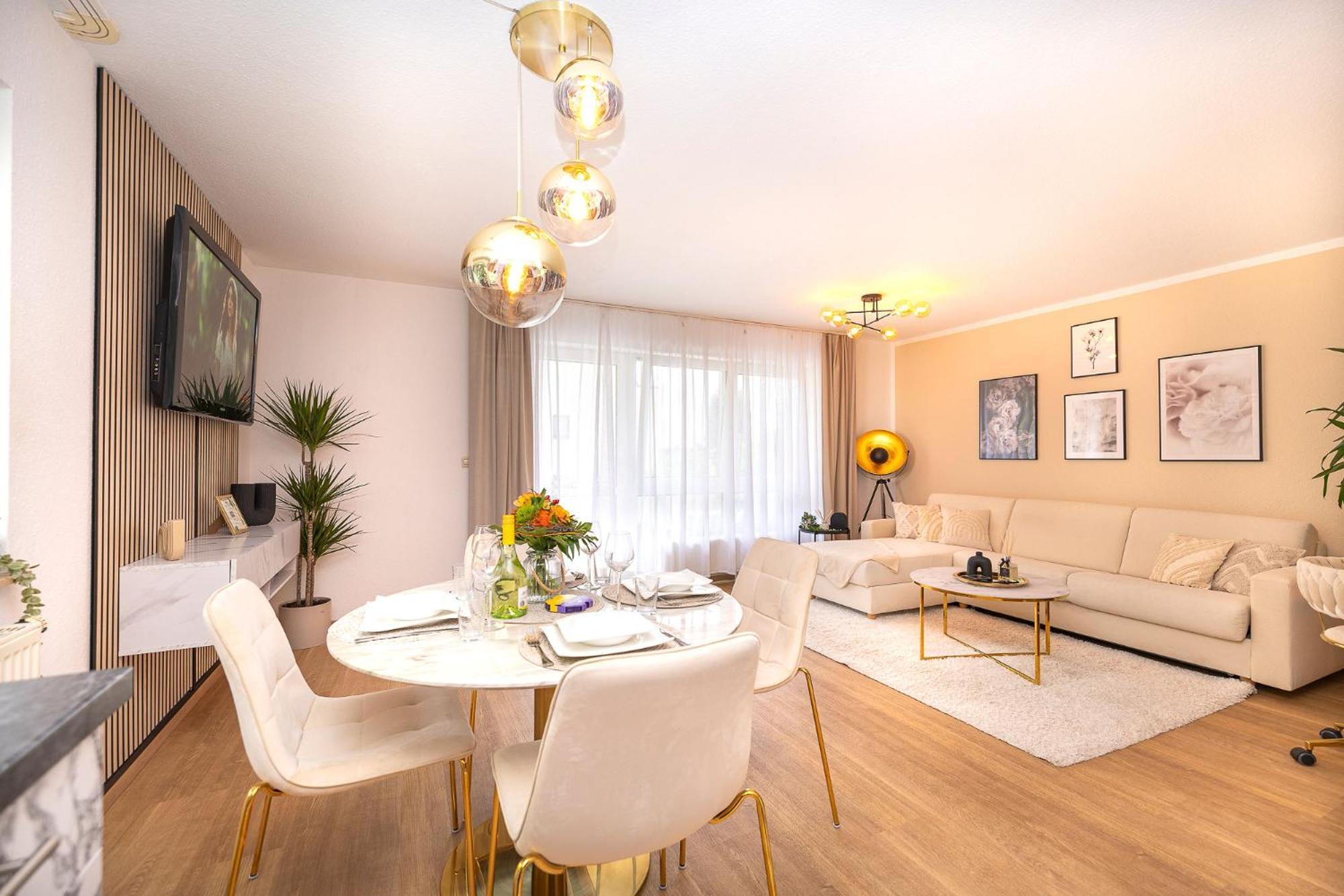 Luxx Home Bc, Zentral - Fuer 4 Personen - Balkon - Parken - Voll Ausgestattete Kueche Biberach an der Riß Eksteriør bilde
